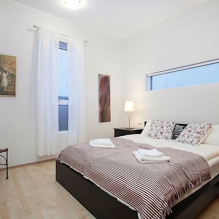 Cozy 3 Bedroom House Near The Blue Lagoon Njarthvik エクステリア 写真