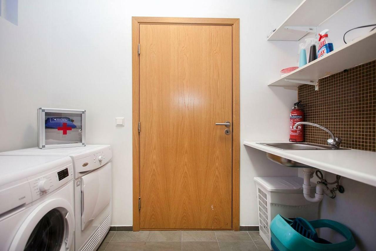 Cozy 3 Bedroom House Near The Blue Lagoon Njarthvik エクステリア 写真