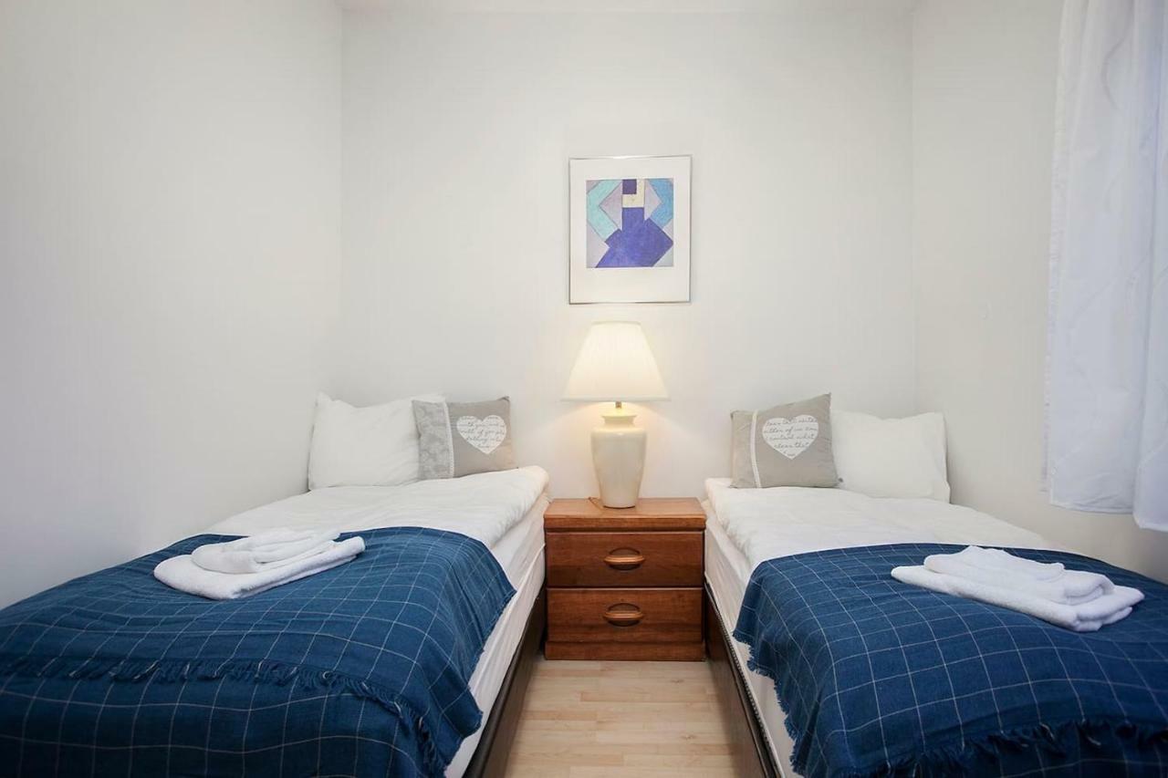 Cozy 3 Bedroom House Near The Blue Lagoon Njarthvik エクステリア 写真